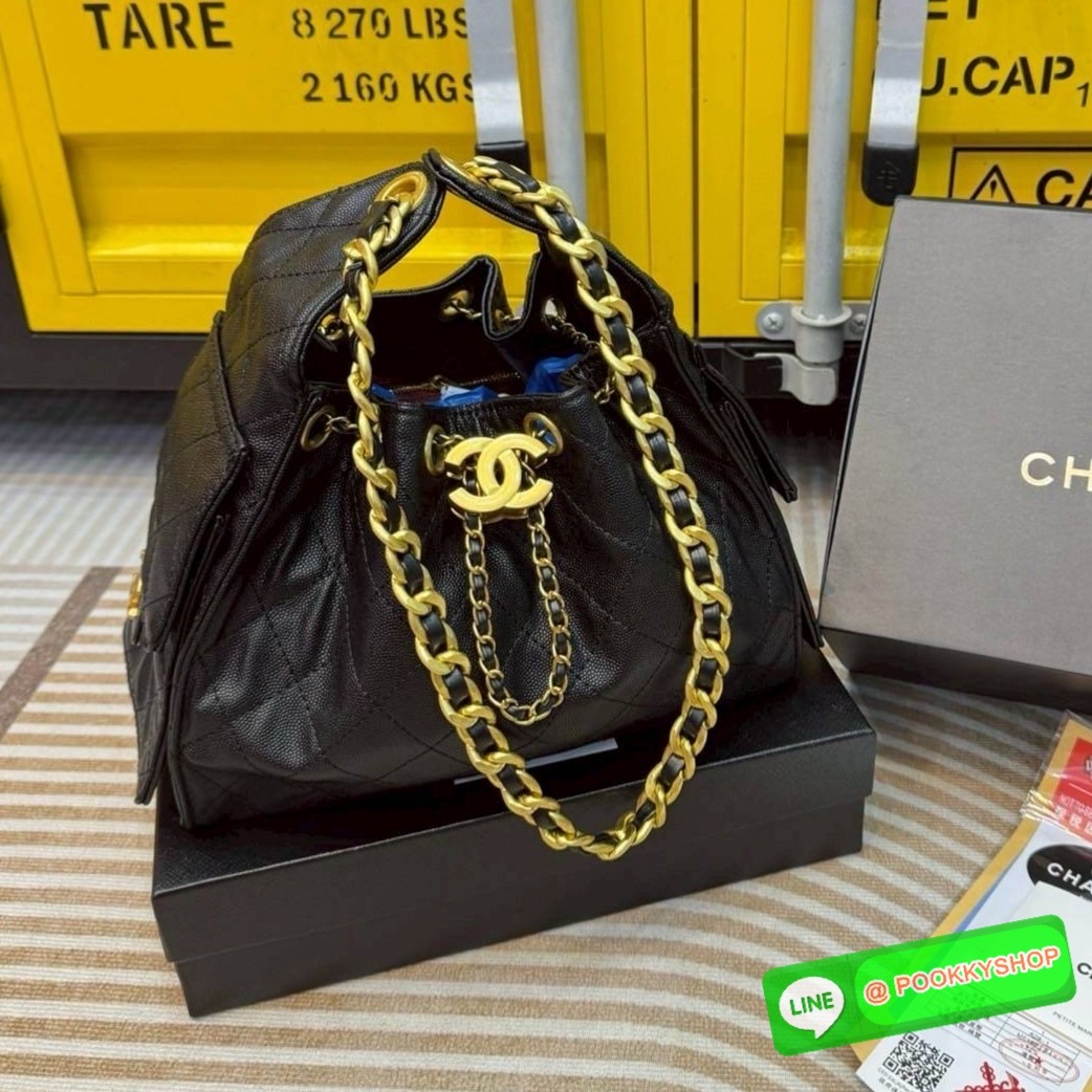🕊️ พร้อมส่ง | CHANEL 25 Small Handbag กระเป๋าสะพายทรงโฮโบ คอลใหม่ล่าสุด ต้อนรับฤดูกาล SPRING-SUMMER 2025 รูปทรงใช้งานได้จริง จุของได้ ถือเก๋ๆ เอวี่เดย์ลุค บอกเลยว่าดีไซน์เก๋มาก สาวๆ เตรียมพุ่งตัวก่อนใครได้เลย ราคาสุดคุ้มที่นี่ที่เดียวค่า
