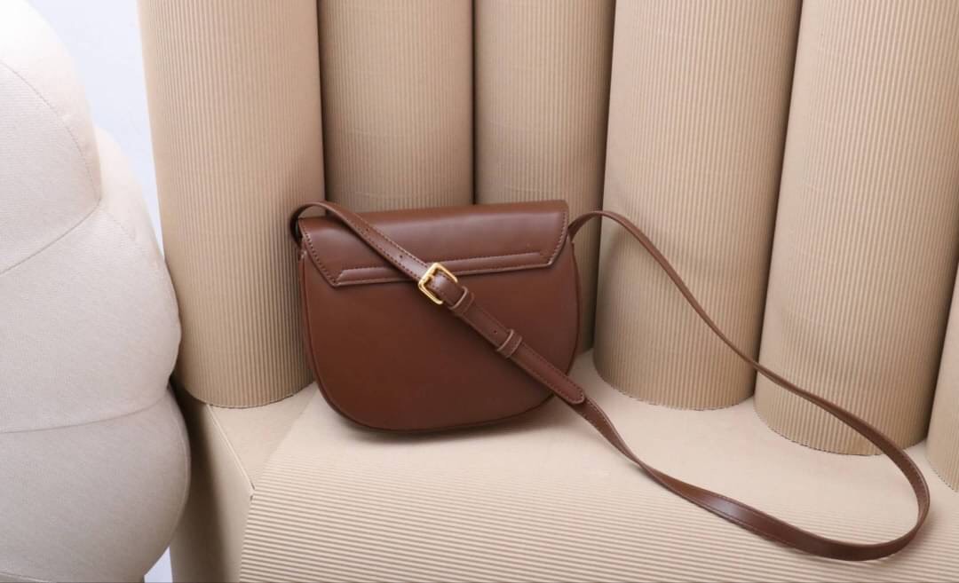 (N)(E)(W) 💥ซีรีน Lisa ปังสุดตอนนี้ ทรงใหม่ล่าสุด มาแรงมาก งานเกรดพรีเมี่ยม สวยทุกจุด น้ำหนักกำลังดีขนาด ใส่ของได้จุเลย ทรงนี้ต้องมี