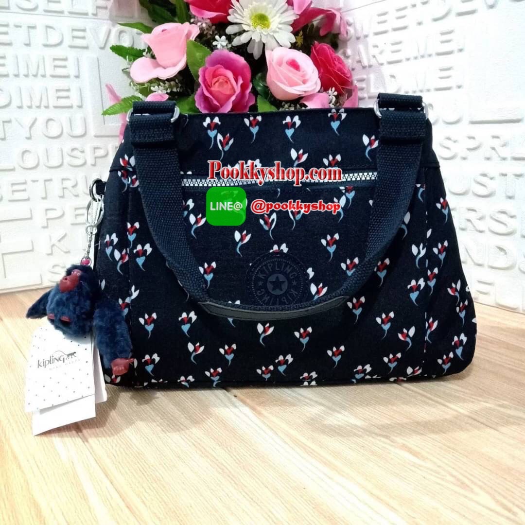 KIPLING ELISE HANDEBAG กระเป๋าถือและสะพายไหล่ ขนาดกำลังพอดี จุของได้มาก มีหูจับสองสาย ถือสะดวก น้ำหนักเบา มีช่องซิป ด้านหน้า ช่อง กระดป๋าหลักเปิด-ปิดด้วยซิป มี3 ช่องว่างใส่ของได้จุมากๆ ใส่มือถือได้ กระเป๋าสตางค์ใบยาว และ เครื่องสำอางค์ได้หลายชิ้นเลยค่ะ เก