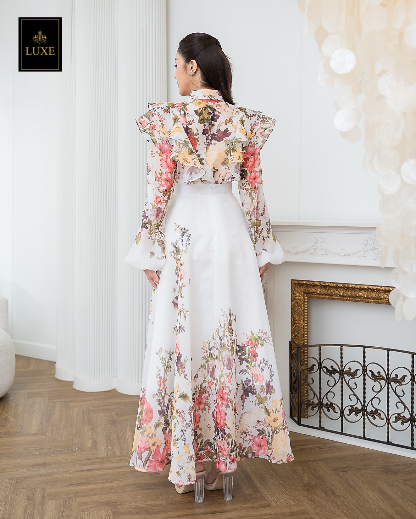 ชุดเซทแฟชั่น เซ็ตเสื้อคอกลมแขนยาว+กระโปรงยาว แต่งระบายตัวเสื้อหน้าและหลัง