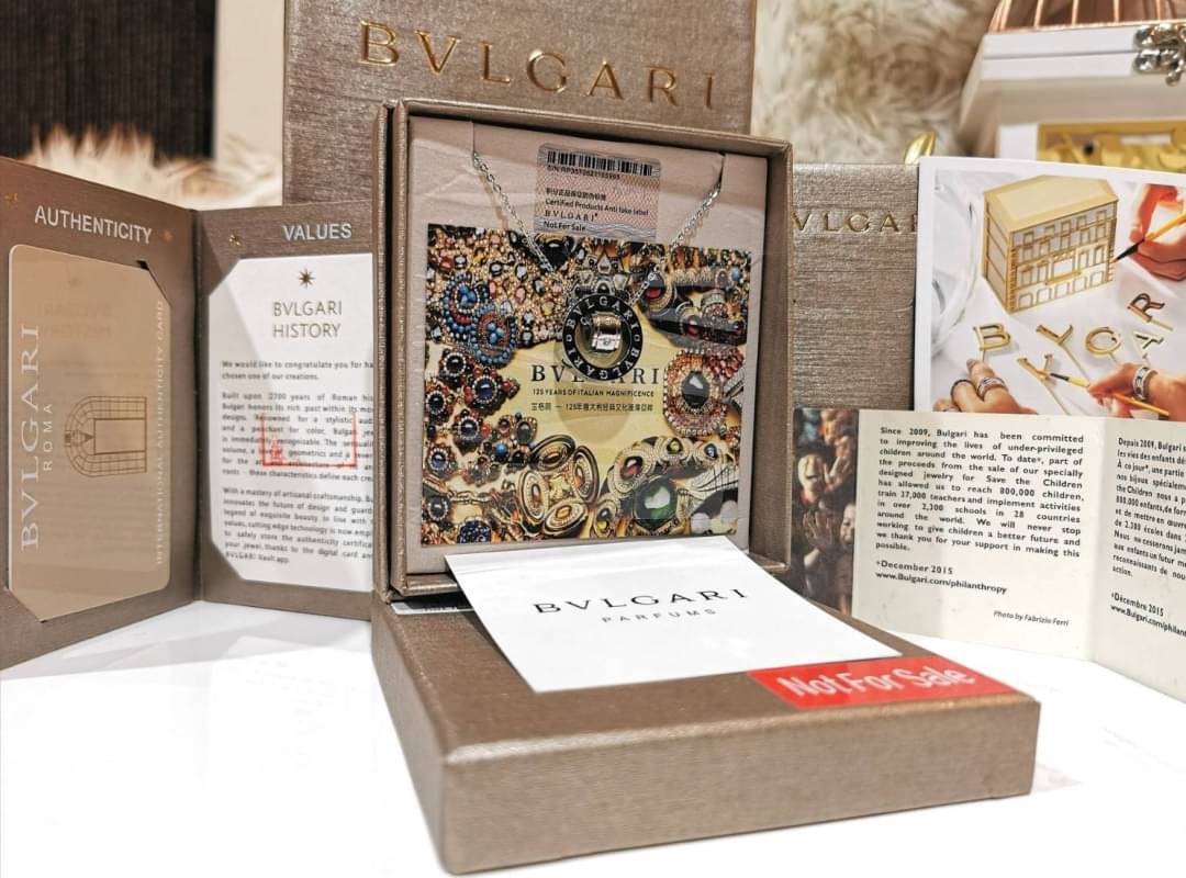 ✴️พร้อมส่งความสวย! ไอเท็มหายาก! ห้ามพลาดค่ะ!✴️ “BVLGARI” NECKLACE VIP GIFT WITH PURCHASE ORIGINAL PACKAGE (GWP) ของกำนัลสุดเลอค่าจากการแลกคะแนนสะสมสำหรับ VIP BVLGARI PARFUMS Membership หายากชวนสะสมดีไซน์โรมันสุดคลาสสิคสวยเลอค่าไอเท็มแบบนี้นา
