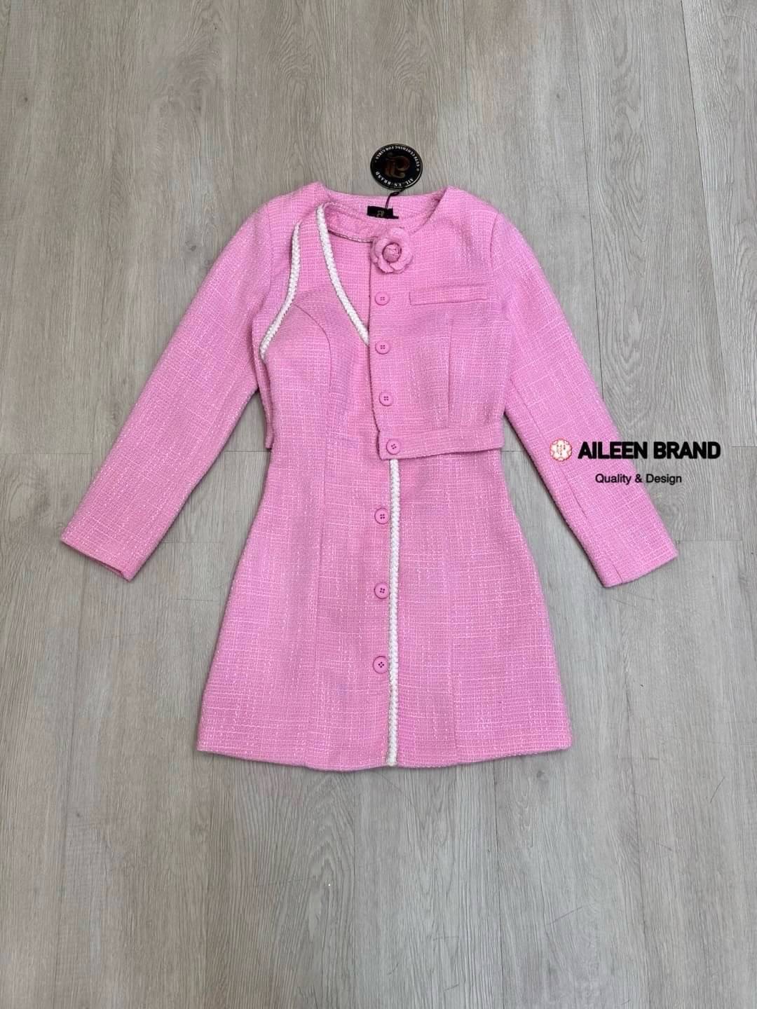 ชุดเซทแฟชั่น Set 2 ชิ้น มินิเดรสเนื้อผ้าทวิตคอวีแขนกุด กระโปรงทรงตรงพร้อมกับเสื้อคลุมแขนยาว