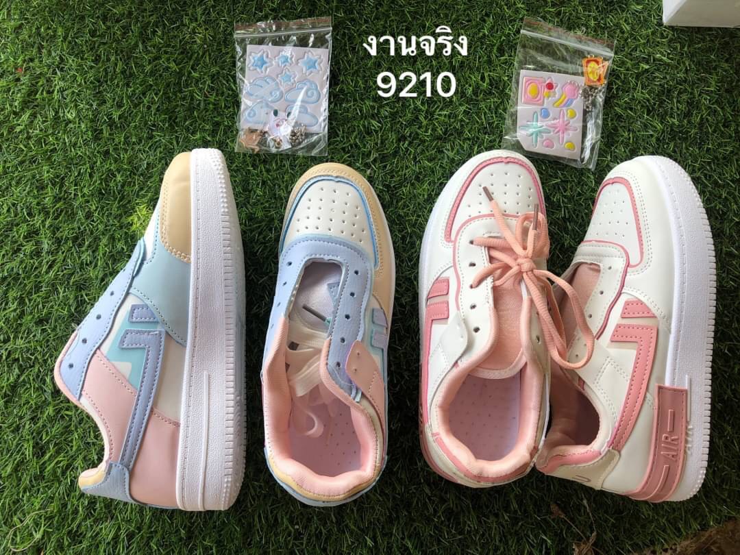 พร้อมส่ง ผ้าใบไนกี้ 9210 งานน่ารัก หวานๆ ผลิตด้วย pu ด้านในนิ่ม มี accessories ให้ตกแต่งได้ตามใจ งานน่ารักแบบนี้ไม่มีไม่ได้แล้วน้าา