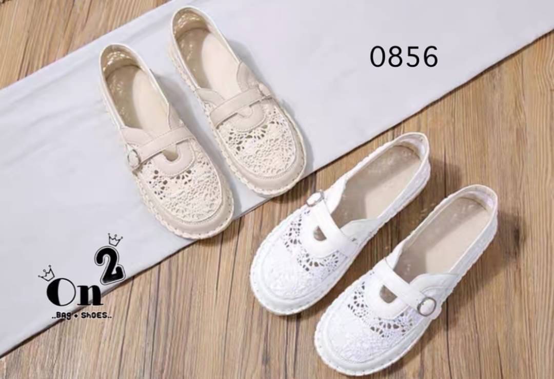รองเท้าคัชชูลูกไม้แต่งสไตล์วินเทจ งานมาใหม่น่ารักเวอร์... คู่นี้ใส่แมทกับชุดได้ง่ายทั้งกางเกงและกระโปรงได้หมดทรงสวย