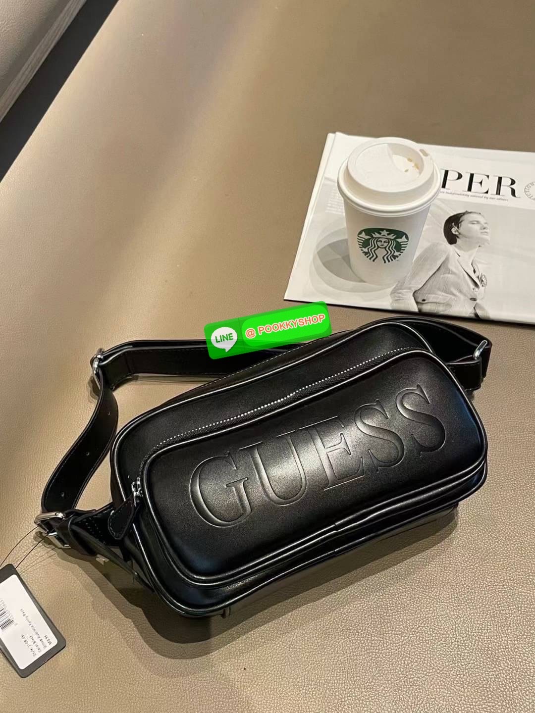 🚚 พร้อมส่ง 🚚 GUESS AUBRIELLA MINI FANNY PACK สีดำ กระเป๋าคาดอก คาดเอว สะพายข้าง วัสดุหนังพียู พีเมี่ยม ด้านหน้าสวยโดเด่นปั้มด้วยโลโก้แบรนด์ สะดวกต่อการใช้งานมี 2 ช่องซิป ภายในแยกเก็บของได้เป็นสัดส่วน ช่องด้านในโล่งกว้าง สายสะพายยาวปรับระดั