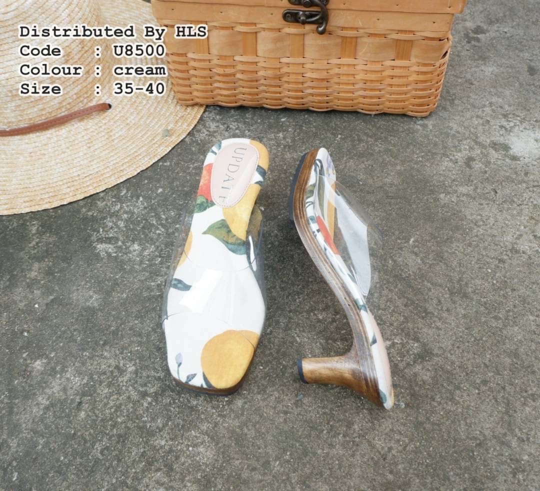 🌼🌼 ...แบบใหม่มาแล้วคะ พร้อมส่งคร่าา🙏🏻🙏🏻 !! รองเท้าส้นสูง maxi สูง 2.5" ทรงสวมหน้าตัด สวมพลาสติกใส พื้นงานผ้าแคนวาสพิมพ์ลายดอกไม้หวานๆ ใส่สบายๆชิวๆ