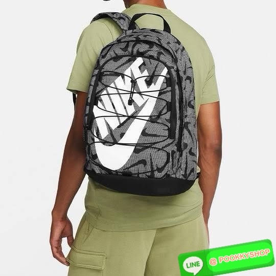 Nike HAYWARD 2.0 backpack BA5883 men กระเป๋าเป้ NIKE Hayward 2.0 ดีไซน์ชิคๆที่สะพายไปได้ทุกที่ พร้อมช่องใส่ของขนาดใหญ่จะใส่ของไปทำงานหรือเข้าเรียนก็ลงตัว วัสดุPolyester มีช่องใส่ของเปิด-ปิดด้วยซิปหลายช่องใช้งาน บุนุ่มที่สายสะพายและด้านหลังเพิ่มความสบาย ใช