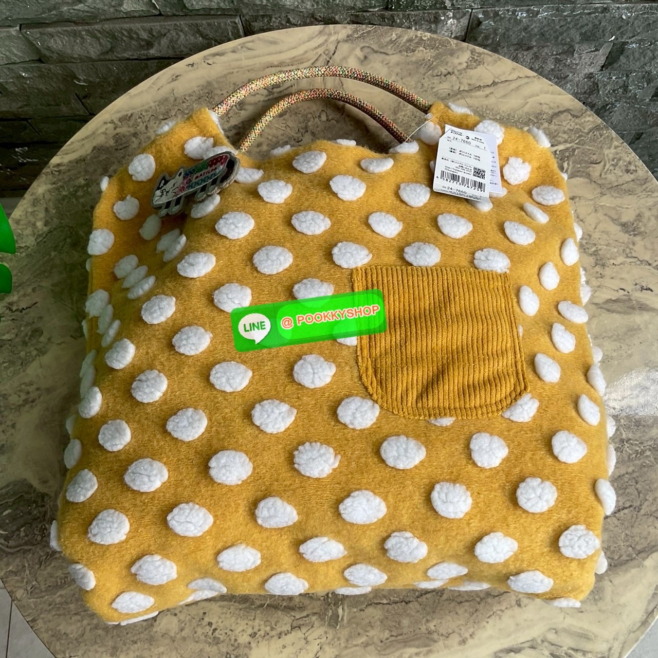 Japanese Kusuguru Woolen Polka Dot Cat Brooch Handbag Hand Bag Can Be Worn on One Shoulder Shopping Bag Work Clothing กระเป๋าถือลายจุดแมว Kusuguru ขนสัตว์ญี่ปุ่น ผิวสัมผัสจับนุ่มมือ 💕 แถมฟรีเข็มกลัดรูปแมว