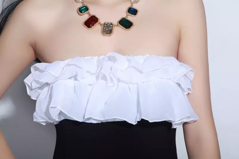 ชุดเดรสสั้น เดรสปาร์ตี้ เดรสออกงาน กลางคืน เดรสเกาะอกสีดำ แต่งระบายชีฟองขาว เนื้อผ้ายืดเข้ารูป สวยเปรี่้ยวมั่กๆคร่า +G-string