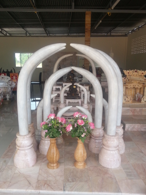 งาช้างคู่ หินอ่อน ขนาดสูง 150 ซ.ม.