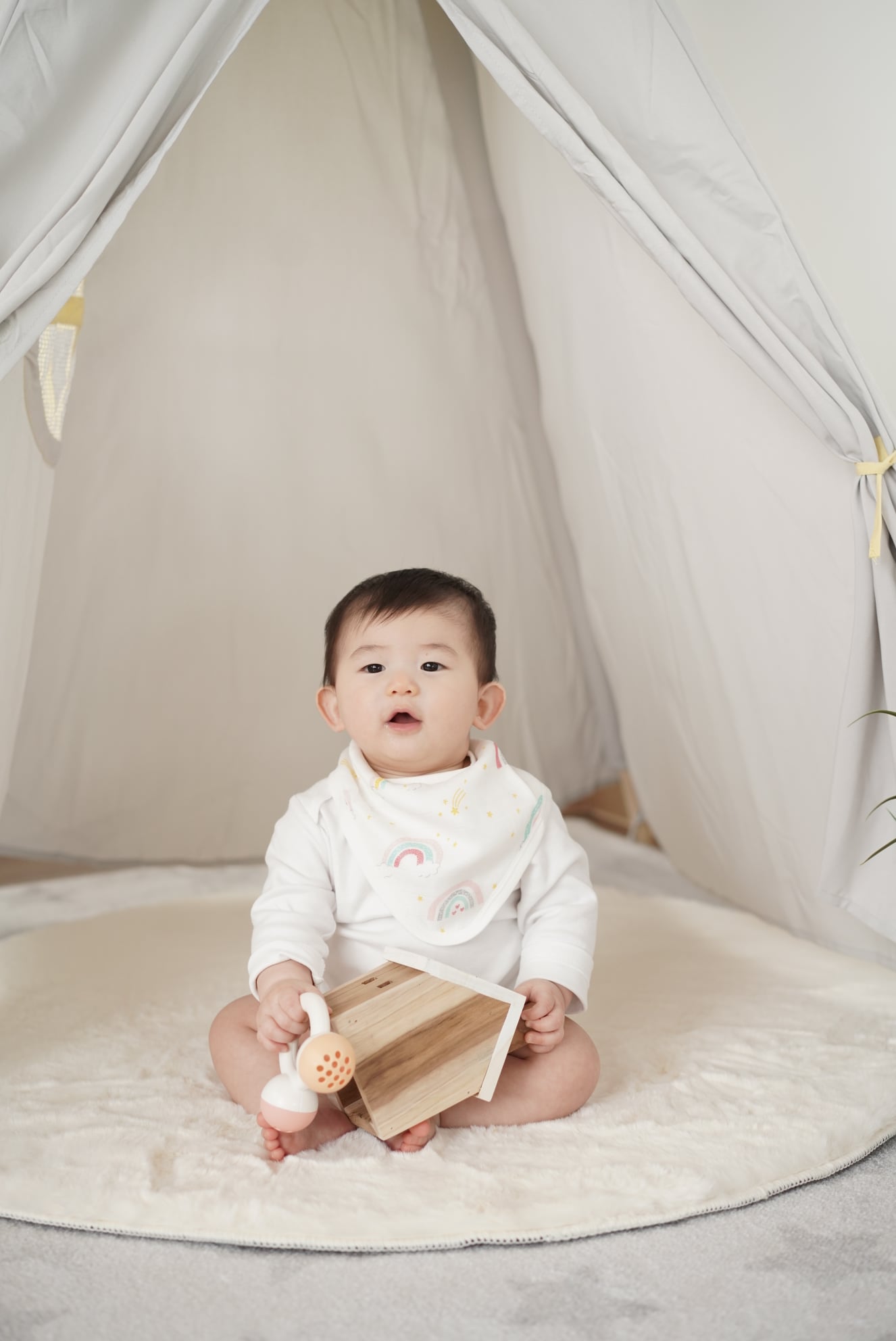 Sofflin Triangle bibs ผ้ากันเปื้อนใยไผ่ ผ้ากันเปื้อนเด็ก ทรงสามเหลี่ยมสุดน่ารัก