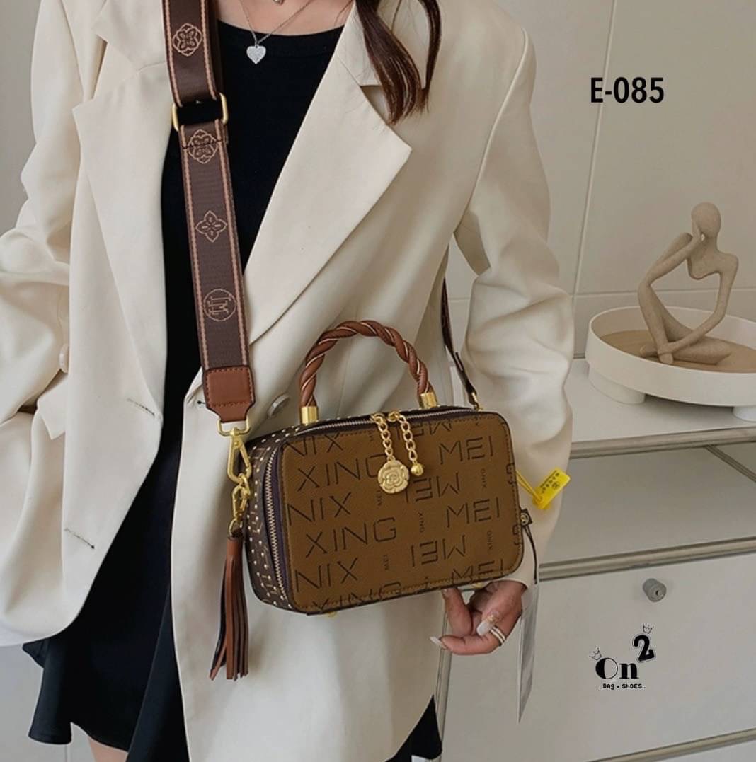 Must have 🔥✨ ทรง tote งานสไตล์แบรนด์ พร้อมส่งงานดีมาก ใช้ได้ตลอดกาล แนะนำว่าควรมีไว้เลยค้า ลายโมโนแกรม งานปังสวย คุณภาพสุด