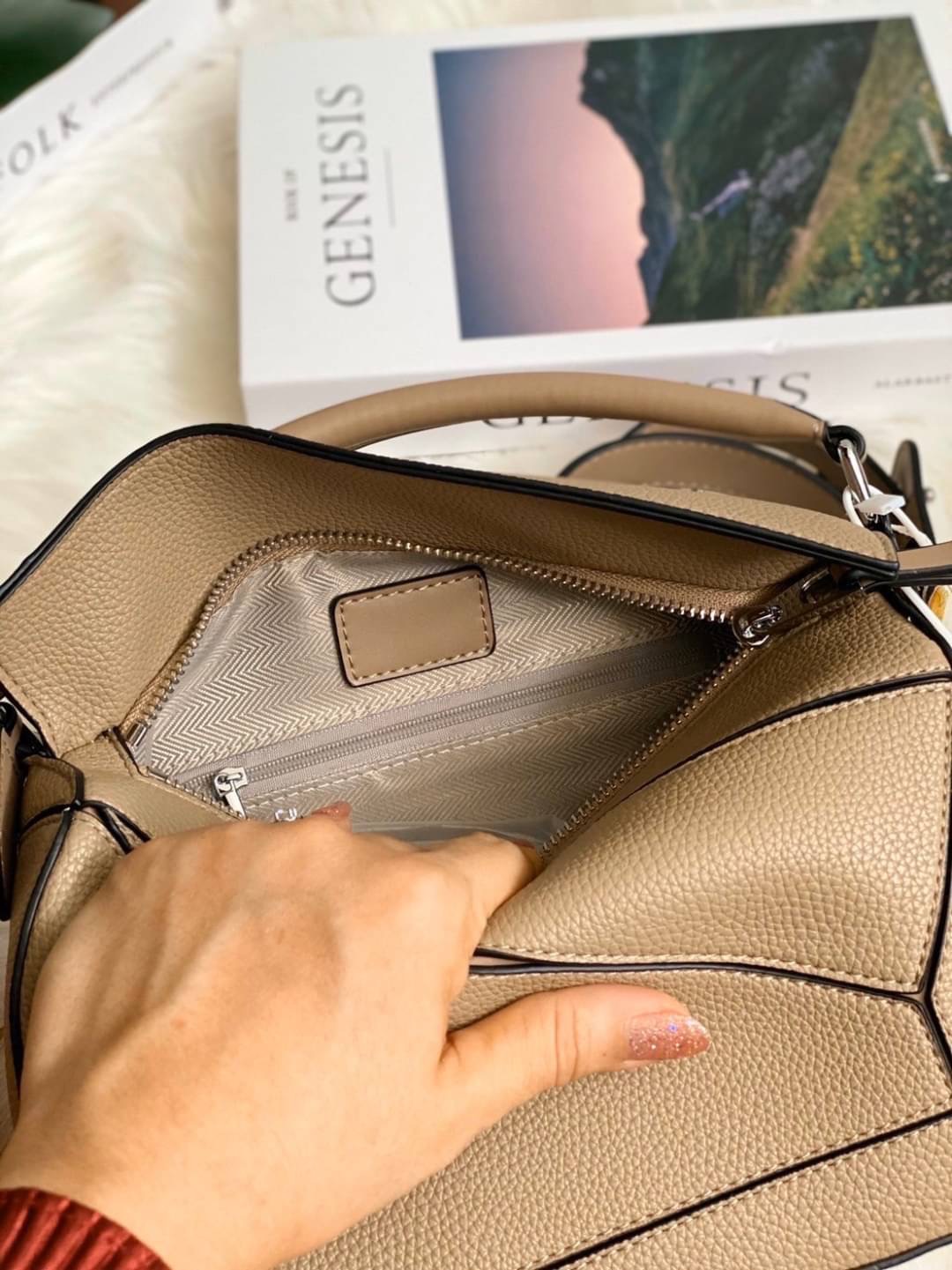 ðComebackð āđāļĨāđāļ§āļāđāļē Puzzle bag āđāļāļāļĩāđāļŠāļļāļāļāđāļāļąāļĄāđāđāļāļāļāļĩāļāļĢāļāļāđāđāļĨāđāļ§āļāđāļē Puzzle bag āļāļĩāļāļŦāļāļķāđāļāļĢāļļāđāļāļāļĩāđāļāļēāļĒāļāļĩāļāļĩāđāļŠāļļāļāļāļāļāļāļĩāđāļĢāđāļēāļ āļĢāļāļāļāļēāļĢāļāļĨāļīāļāđāļŦāļĄāđāļĨāđāļēāļŠāļļāļ āļāļąāļ§āļŦāļāļąāļ PU premium āļāļāļīāļāļāļĩāđāļ§āđāļēāđāļāļāļŦāļāļąāļāđāđāļāđ āļāļĢāļāļŦāļĄāļāļ āļāļĩāđāļāļāđāđāļāļĢāđ āļĄāļĩāļāļĩāđāļāļąāļ āļāļ·āļāđāļāđāļŠāļ§āļĒāļĄāļēāļāļ āļŠāļēāļĒāļŠāļ°āļāļēāļĒāļĄāļĩāđāļāđāļāļĢāļāļāļāđāļē āļāļēāļāļĄ