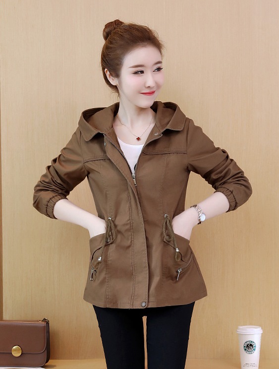 เสื้อกันหนาวแฟชั่นนำเข้า : เสื้อกันหนาวแฟชั่น พร้อมส่ง สีกาแฟ แขนยาว จั๊มปลายแขน มีฮูทสุดเก๋ แต่งกระเป๋า 2 ข้างใช้งานได้เก๋ งานสวยเหมือนแบบแน่นอนค่ะ หน้าหนาวปีนี้พลาดไม่ได้เลยนะคะ