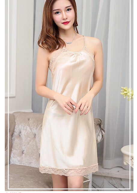 ชุดนอนผ้าไหม ชุดนอน ไหมแท้ เกรด AAA ไสตล์คุณหนูหรูๆ แต่งขอบลูกไม้เกรดไฺฮโซ ด้านหลังเล่นเชือก แพทเทิน เก๋ๆ เพิ่มความเย้ายวนและ เซ็กซี่แบบมีระดับมากๆคะ เนื้อผ้า คุณภาพงานเกรดพรีเมี่ยม