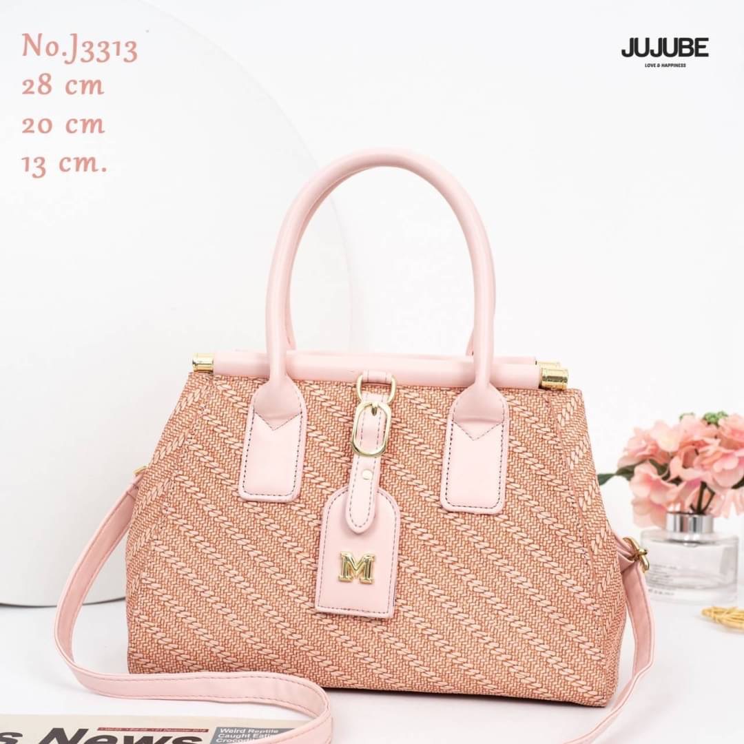 กระเป๋าสะพายข้างผู้หญิง แบรนด์ jujube ใบใหญ่ งานมี 3 ช่อง จุของได้เยอะมาก