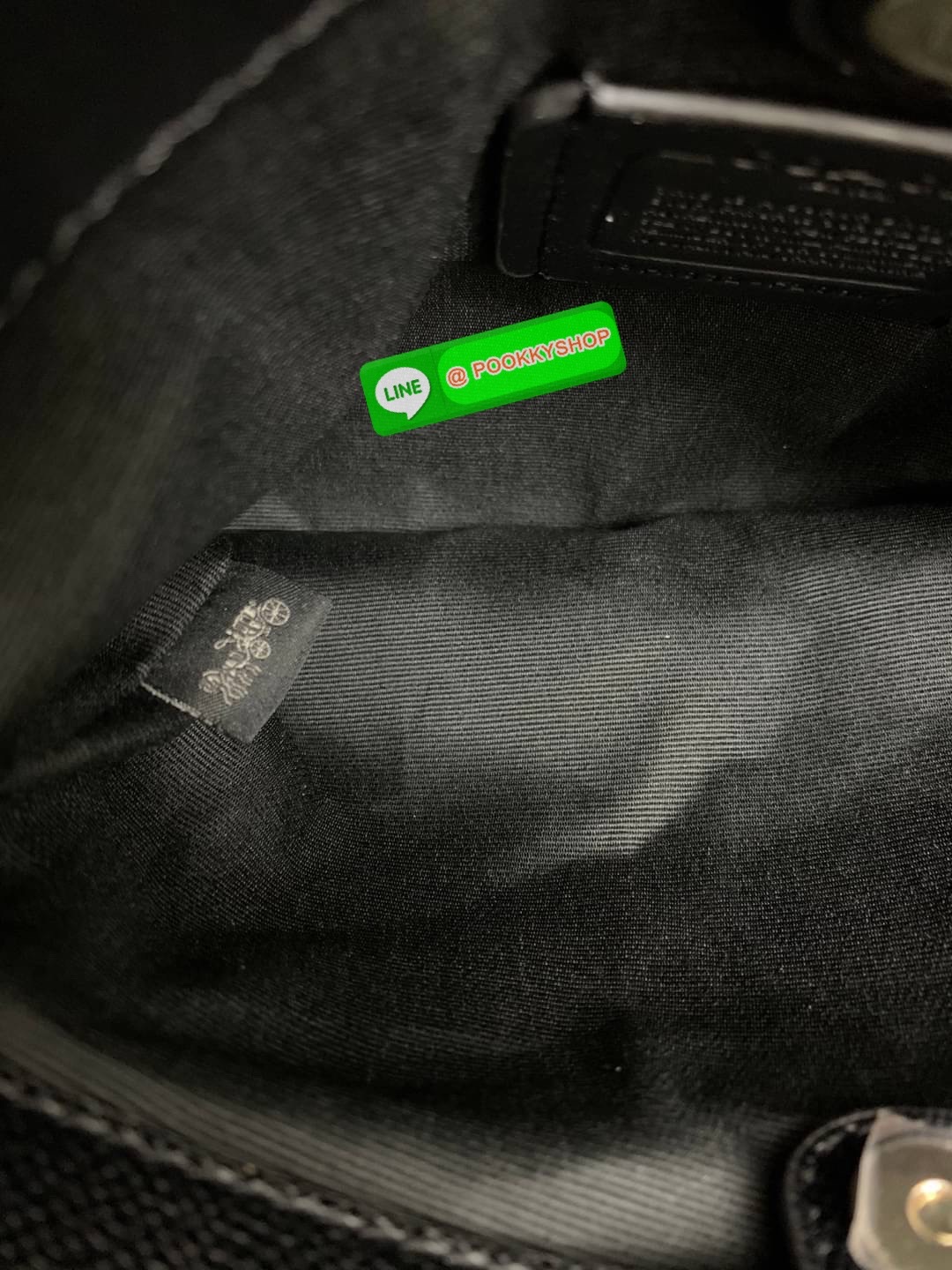 Back in stock! Best seller🔥 🌈ใครรออยู่ห้ามพลาดน๊าา หมดรอบนี้อีกนานกว่าจะเข้าอีกจ้า COACH MINI SAGE CARRYAL ((28977)) พร้อมส่งค่ะ! กระเป๋าถือ//สะพายข้าง หนังแท้ Smooth leather อย่างดี แบ่งช่องกระเป๋าเป็น3ช่อง แต่ละช่องกว้างใส่ของจุ ตรงกลางเ