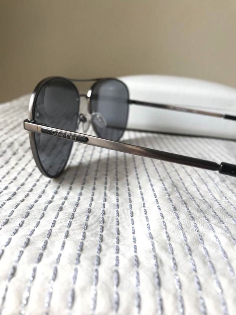 Calvin Klein แว่นรุ่นนี้ สวยมากๆ อุปกรณ์กล่องและผ้าเช็ดแว่น
