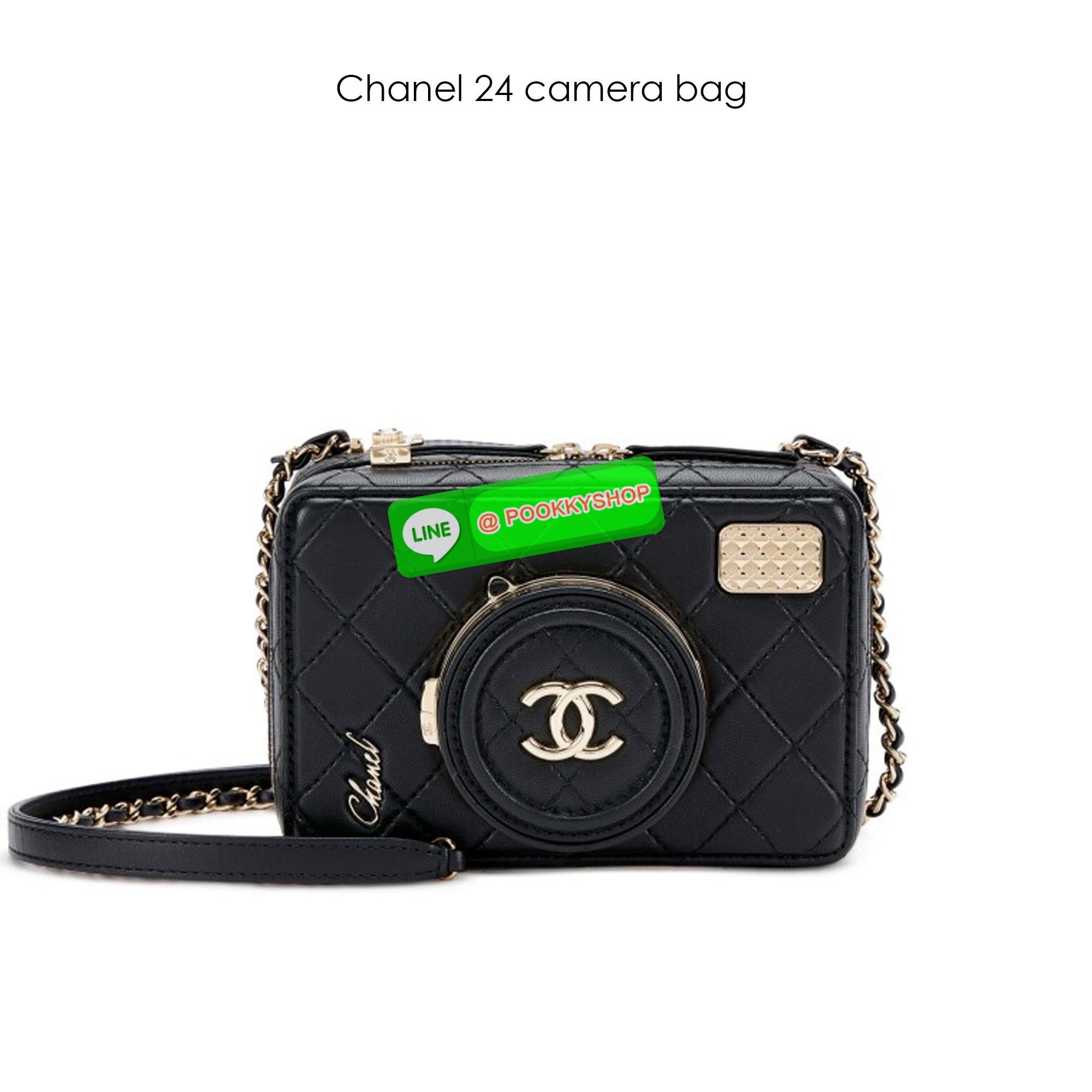 Chanel 24 camera bag Spring 2024 กระเป๋าสะพายทรงกล้อง เก๋มากสุดไอคอนิก ดีไซน์เป็นเอกลักษณ์ ดูแพงเกินเรื่อง มีความโดดเด่นดีไซน์คล้ายเลนส์ด้านหน้าเปิดเป็นกระจกได้ มาพร้อมสายสะพายยาว รูดใช้งานด้วยซิป ภายในโล่งกว้าง ใส่ของสำคัญต่างๆได้ครบ เป็นไอเท็มที่ตอบโจทย