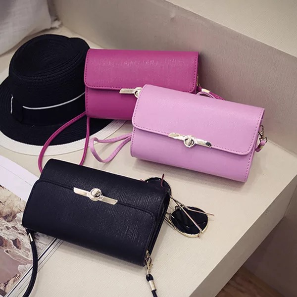 กระเป๋าสตางค์ กระเป๋าคลัชมือ กระเป๋าสะพายข้าง สีดำ เนื้อสวย เรียบหรู คุณหนูมากๆคะ size :ยาว19*สูง12*หนา 6cm