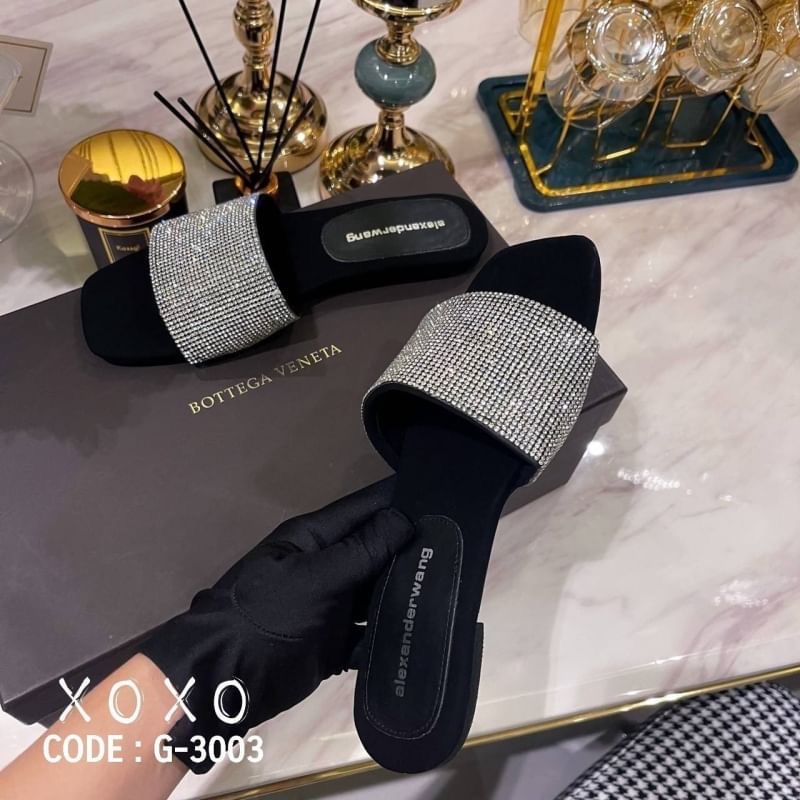 แตะสวม เพชร วิ้ง สวย อลัง ใส่สบาย น้ำหนักเบา แมทส์ชุดง่าย