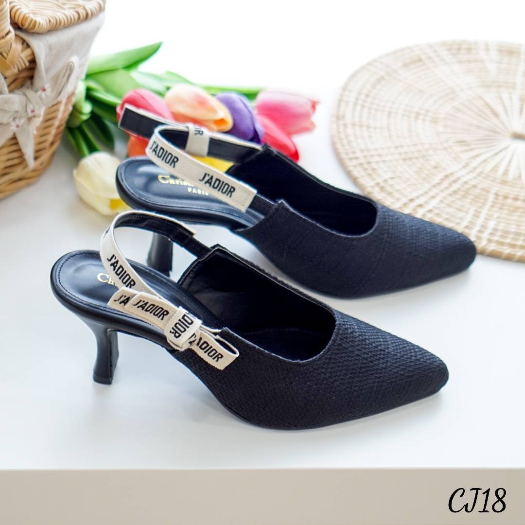 พร้อมส่ง แบบมาใหม่ งานชนช้อปเลย รองเท้าคัทชูส้นสูง3นิ้ว ทรงหัวแหลม งานรัดส้นหลัง ตามต้นฉบับแบรนด์ ตกแต่งด้วยโบว์ด้านข้าง งานทรงสวย เก็บหน้าเท้าดี งานนิ่ม ใส่สบายจ้า