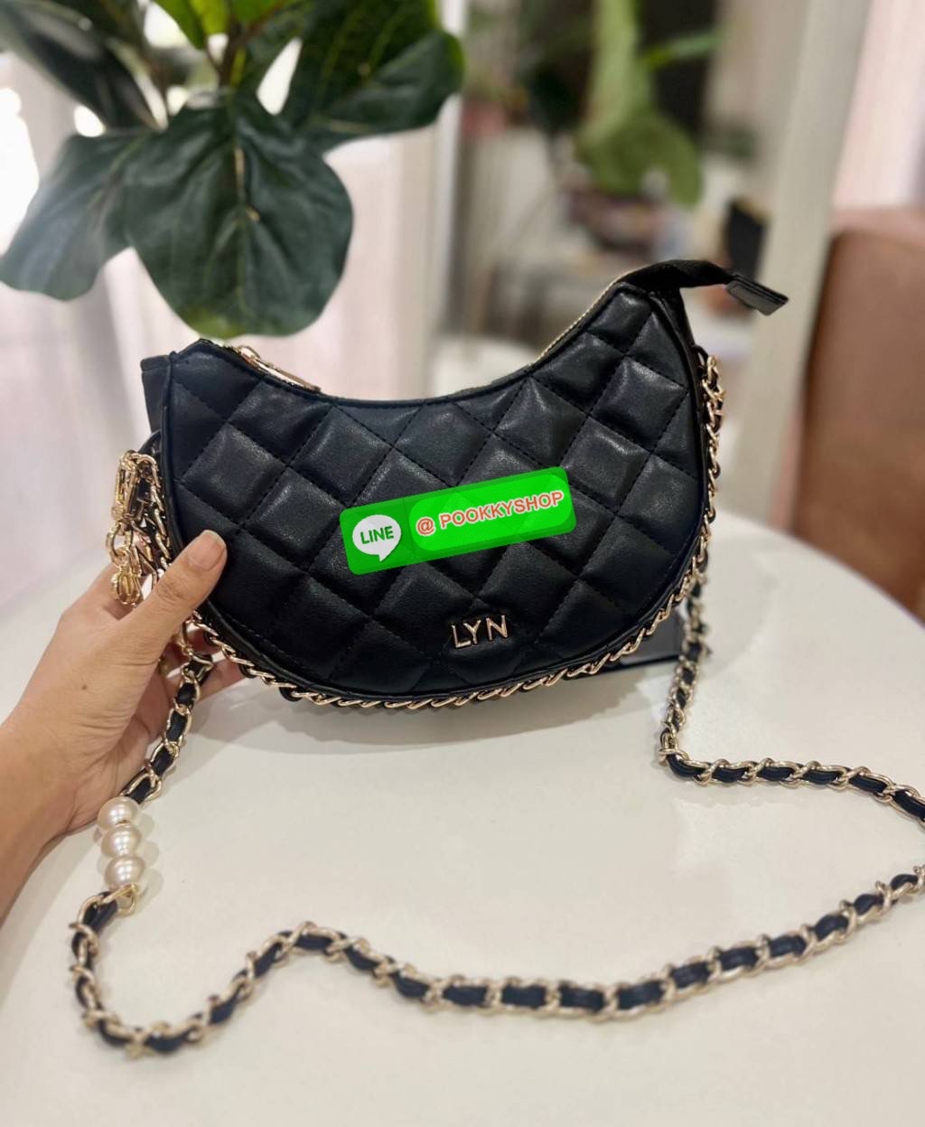 Lyn แท้ Outlet New Collection สะพายข้างได้ คล้องไหล่ได้