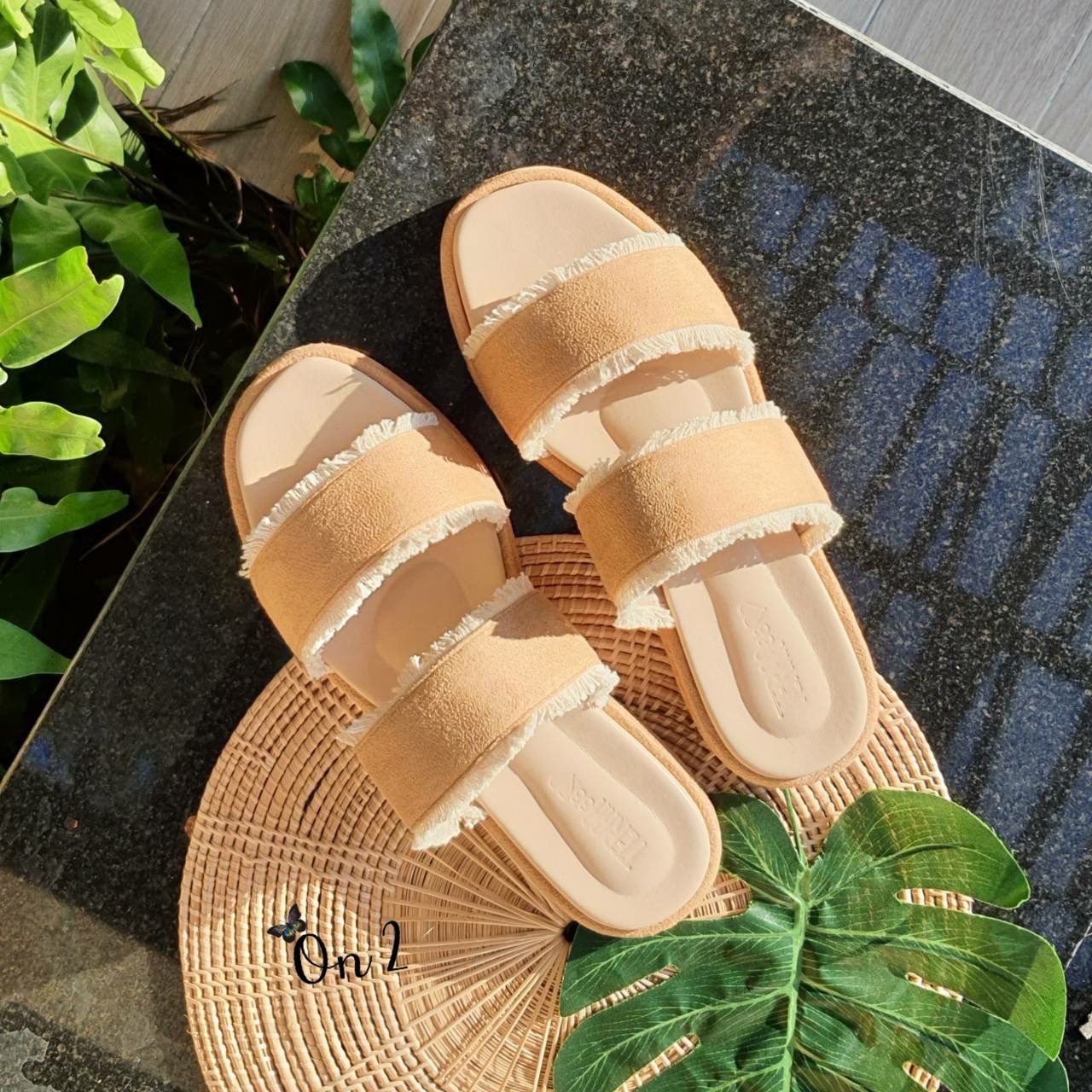 มาใหม่ค่าาาา รองเท้าพื้นหนา ส้นตึก งานเกาหลี คิ้วๆๆ เรยค่า งานกล่องพร้อมส่ง วัสดุเกรดดี การันตีคุณภาพค่ะ