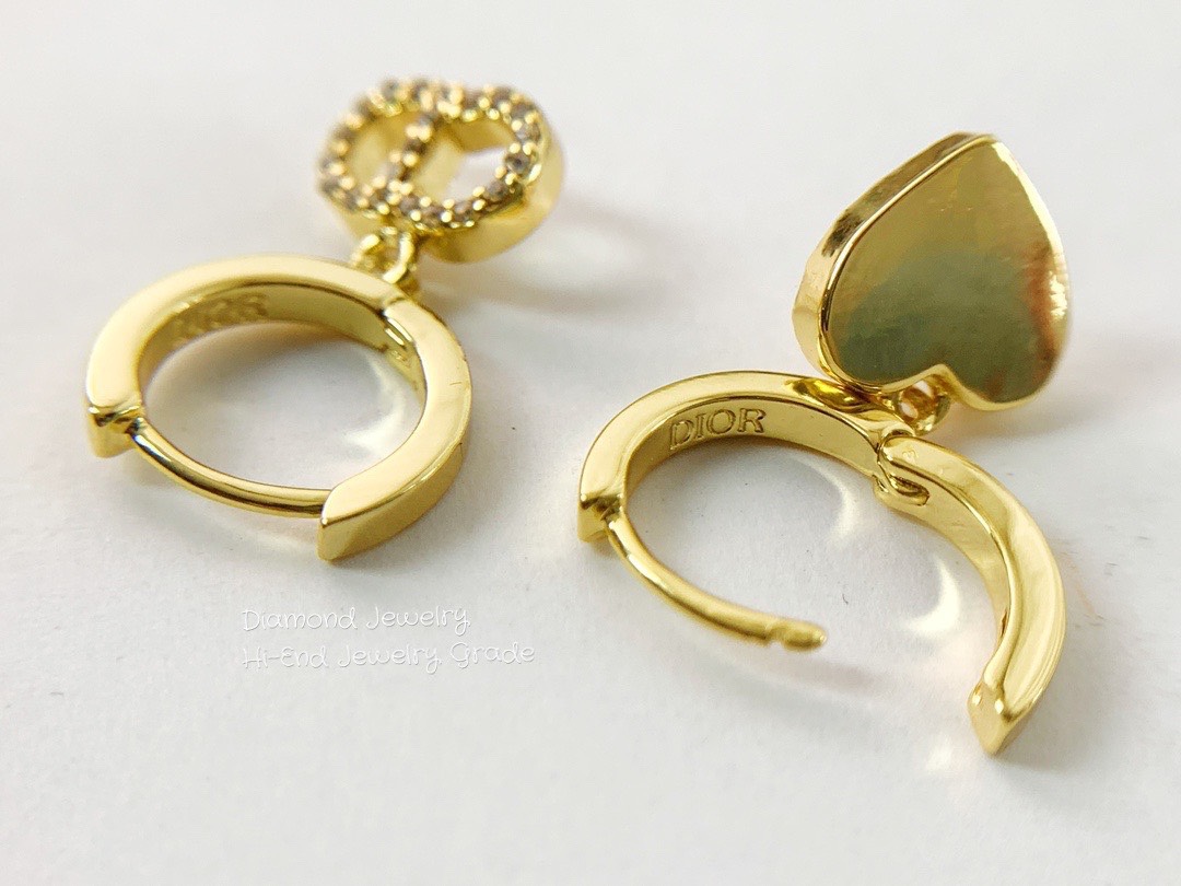 Super Hi-End Quality !!!! ((งาน 1:1 เหมือนในช็อปมากที่สุดในท้องตลาด)) Christian Dior Earring ต่างหูดิอองาน 1:1 เหมือนของแท้เป๊ะๆค่ะ รับรองงานสวยมากกกกก ดูหรู ดูผู้ดีสุดๆ งานดี เพชรคุณภาพดีมากๆมากๆคะรับประกันความพอใจเลยค่ะ ตัวเรือนสีทองเงา งาน laser stamp