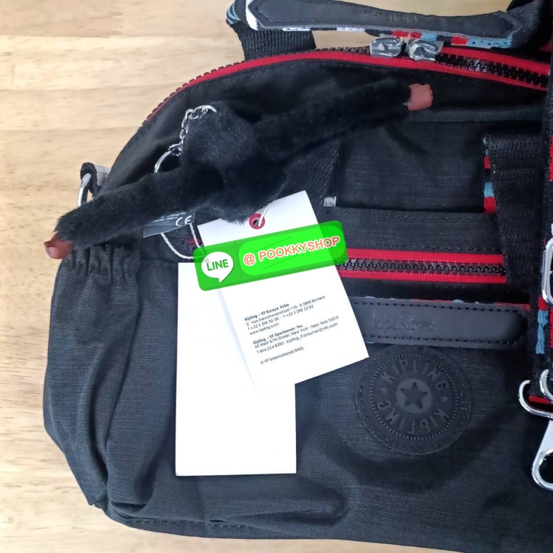 Kipling Dome K1006 Handbag กระเป๋าถือหรือสะพาย วัสดุ Polyester 100% รุ่นใหม่ มีให้เลือกทั้งแบบเรียบ และ ลายน่ารัก มีช่องแยกด้านหน้า 2 ช่อง ช่องหลักโล่งกว้าง พร้อมช่อง pocket แยก 2 ช่อง ใช้งานได้ครบครัน สามารถสตางค์ใบยาวได้ ขนาดกำลังดี จะใช้ทำงาน ไปเรียน ห