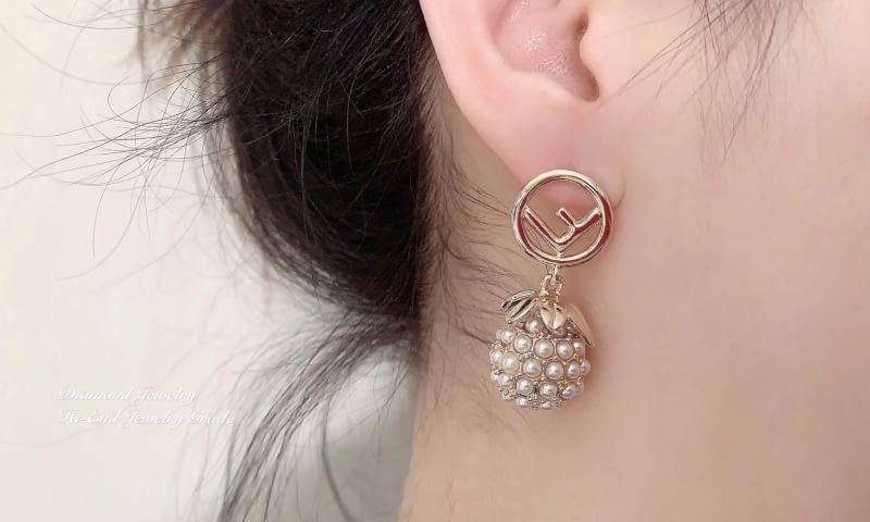 Super Hi-End Quality !!!! ((งาน 1:1 เหมือนในช็อปมากที่สุดในท้องตลาด)) Fendi Earring ต่างหู Fendi งาน 1:1 เหมือนของแท้เป๊ะๆค่ะ ตัวเรือนสีทอง รับรองงานสวยมากกกกก ดูหรู ดูผู้ดีสุดๆ งานดี ตัวเรือนคุณภาพดีมากๆมากๆคะรับประกันความพอใจเลยค่ะ ตัวเรือนสีทองเงา ไฮโซ