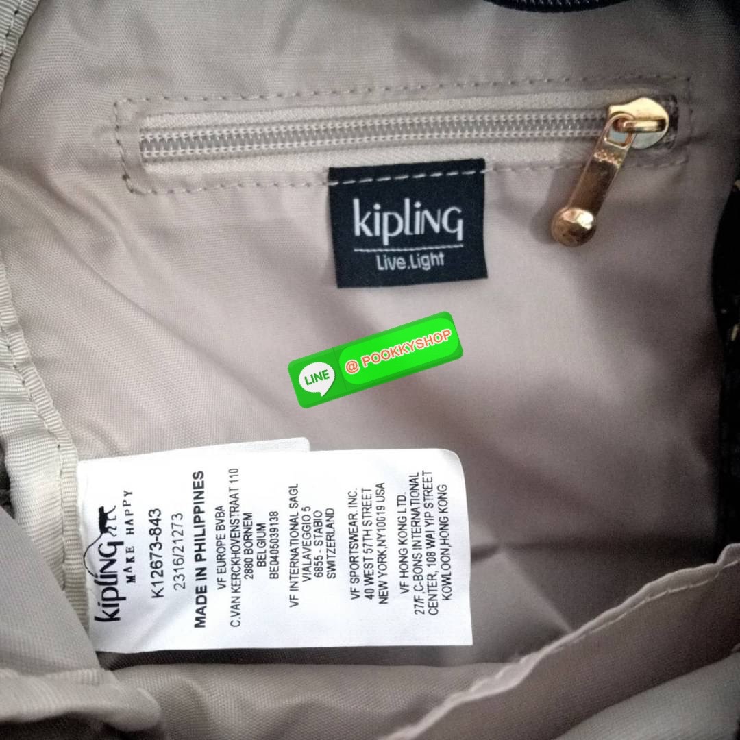 Kipling Basic Mini Backpack กระเป๋าเป้มินิ วัสดุ Nylon +ซับใน Polyester ขนาดใบเล็กระทัดรัด ใช้งานง่าย ด้านหน้ามีซิป pocket สำหรับใส่ของเล็กน้อย ช่องหลักโล่งกว้างใส่ของได้เยอะ พร้อมช่องซิปผนังข้างหลังและช่องแยกสำหรับใส่ของอีกฝั่ง สามารถใช้งานได้ ถึง 3 แบบ
