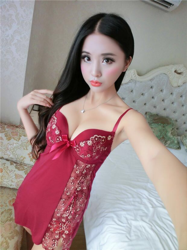 ชุดนอนเซ็กซี่ สายเดี่ยว สีแดงไวน์ แต่งแหวกข้าง แถบลูกไม้ปักสุดเก๋ งานหรู เกรดพรีเมี่ยม (มีดันทรงฟองน้ำด้านใน)+G-string