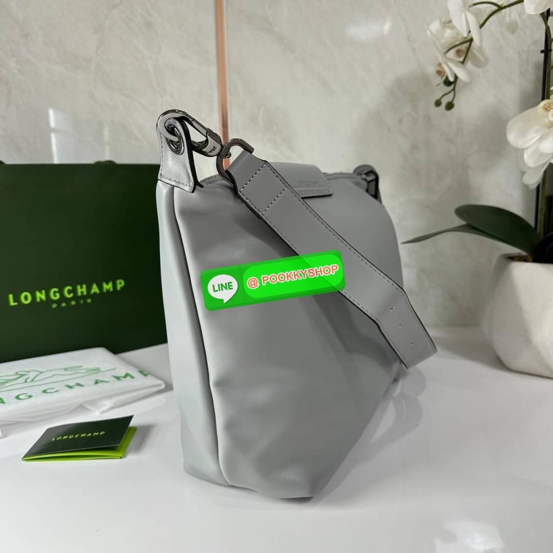 LONGCHAM LE PLIAGE XTRA Hobo bag M กระเป๋าสะพายไหล่ HOBO ออกแบบเพื่อให้ดูเรียบหรูหรา มีความสง่า รูปทรงเก๋ไก๋ วัสดุหนังแกะนิ่มมือ สายสะพายไหล่ปรับระดับได้และถอดออกถือได้ เปิด- ปิด ด้วย ซิป ภายใน ช่องโล่งกว้าง มีช่องซิปแยก ใบใหญ่สามารถใส่ของได้เยอะคะ