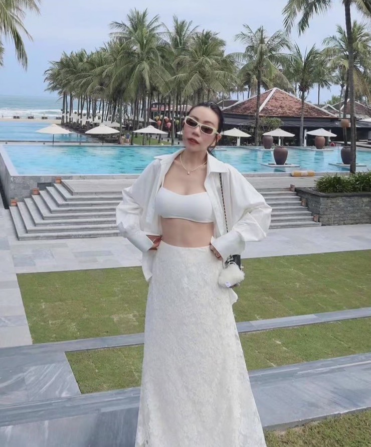 ชุดเซทแฟชั่น Set 3ชิ้น(เสื้อคลุม+ตัวใน+กระโปรง) : Setเสื้อคลุมทรงเชิ้ต