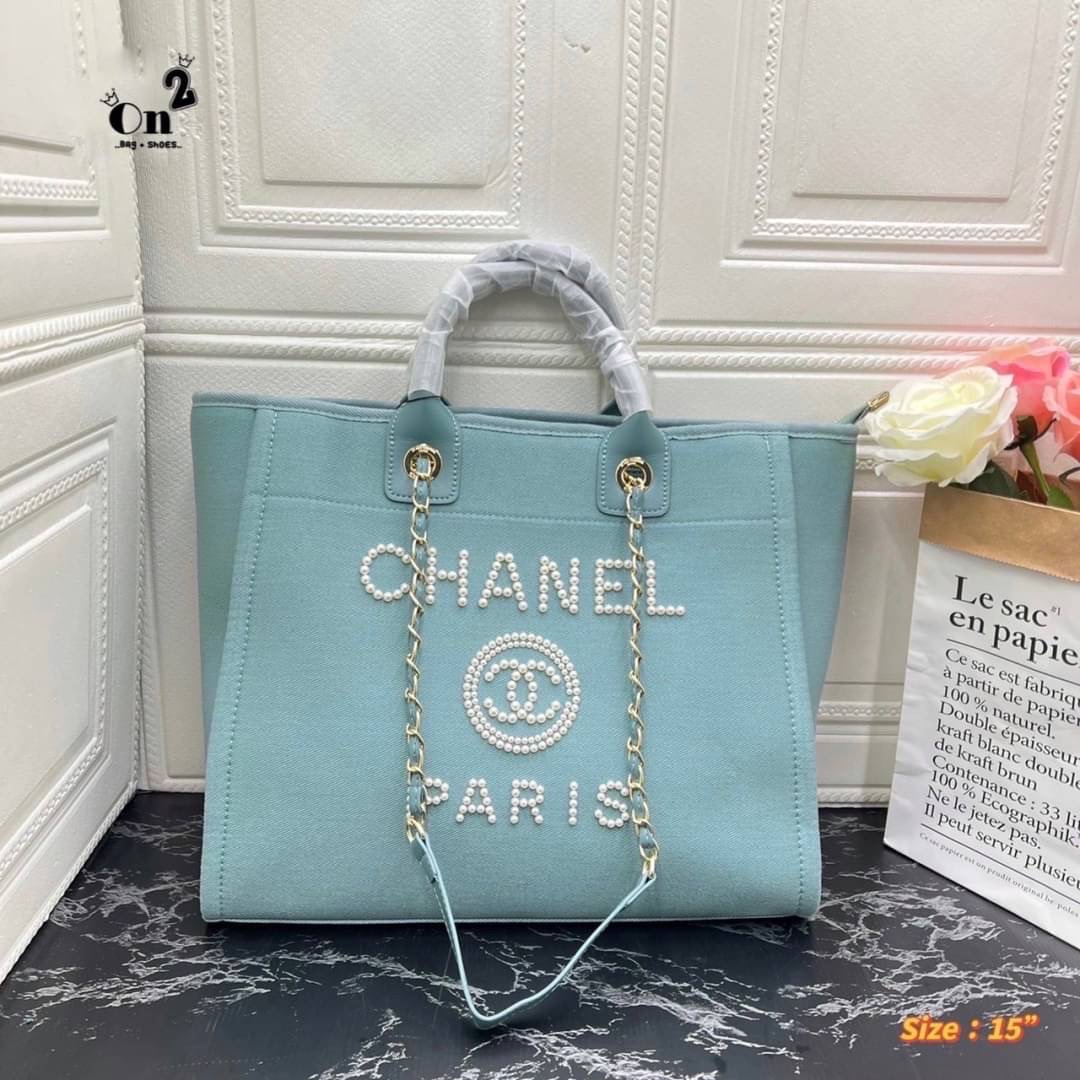 Chanel Bag Chanel ทรง tote หน้าปักมุกโลโก้แบรนด์ งานซิปใบใหญ่จุของได้เยอะ สาวๆนักช้อปห้ามพลาดน้า