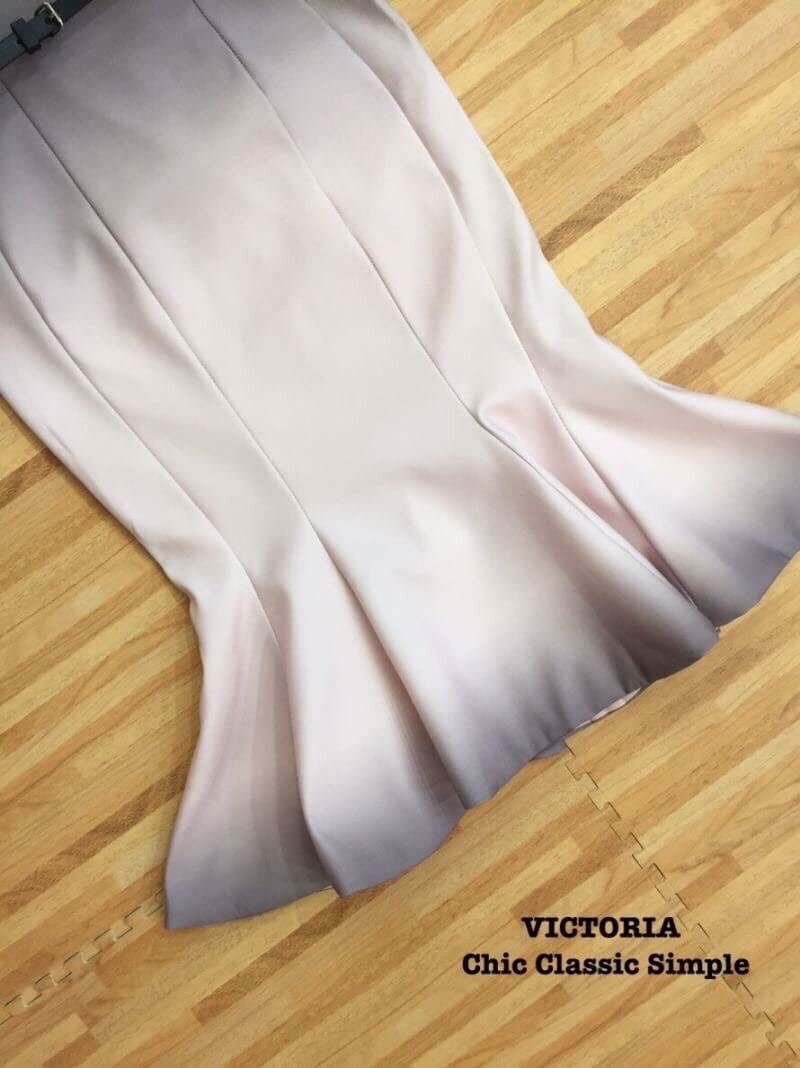 NEW arrivals by " VICTORIA " BRAND :: PE DETAIL :: เดรสแขนกุดผ้าพิมพ์งานไล่สีทั้งตัว มาในทรงเข้ารูป หางปลา มาพร้อมเข็มขัดสีดำเข้าเซ็ตกันให้ฟรีๆไปเลยค่า ตัวนี้ฮอตไอเท็มมากๆ ห้ามพลาดเลยนะคะ