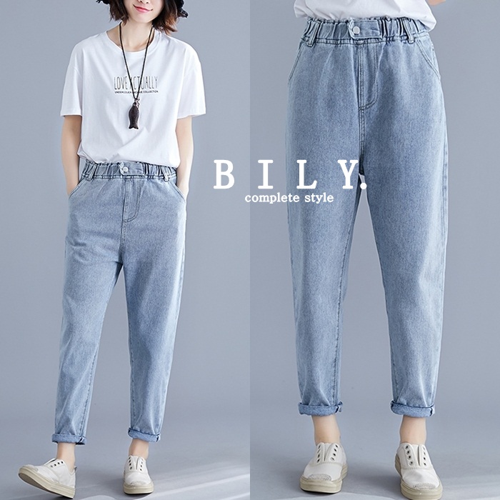 เข้าเพิ่มรอบ 2 !!! NEW ARRIVAL complete style by BILY กางเกงผ้ายีนส์เดนิมเนื้อนุ่มไม่แข็ง เอวยืดอย่างดี กางเกงดูคิ้วส์แต่งกระดุมหลอกด้านหน้า กระเป๋าข้าง กระเป๋าหลัง งานผ้าญี่ปุ่นนำเข้า ทรงสวยเท่ชิค งานน่ารัก ใส่สบายค่ะ