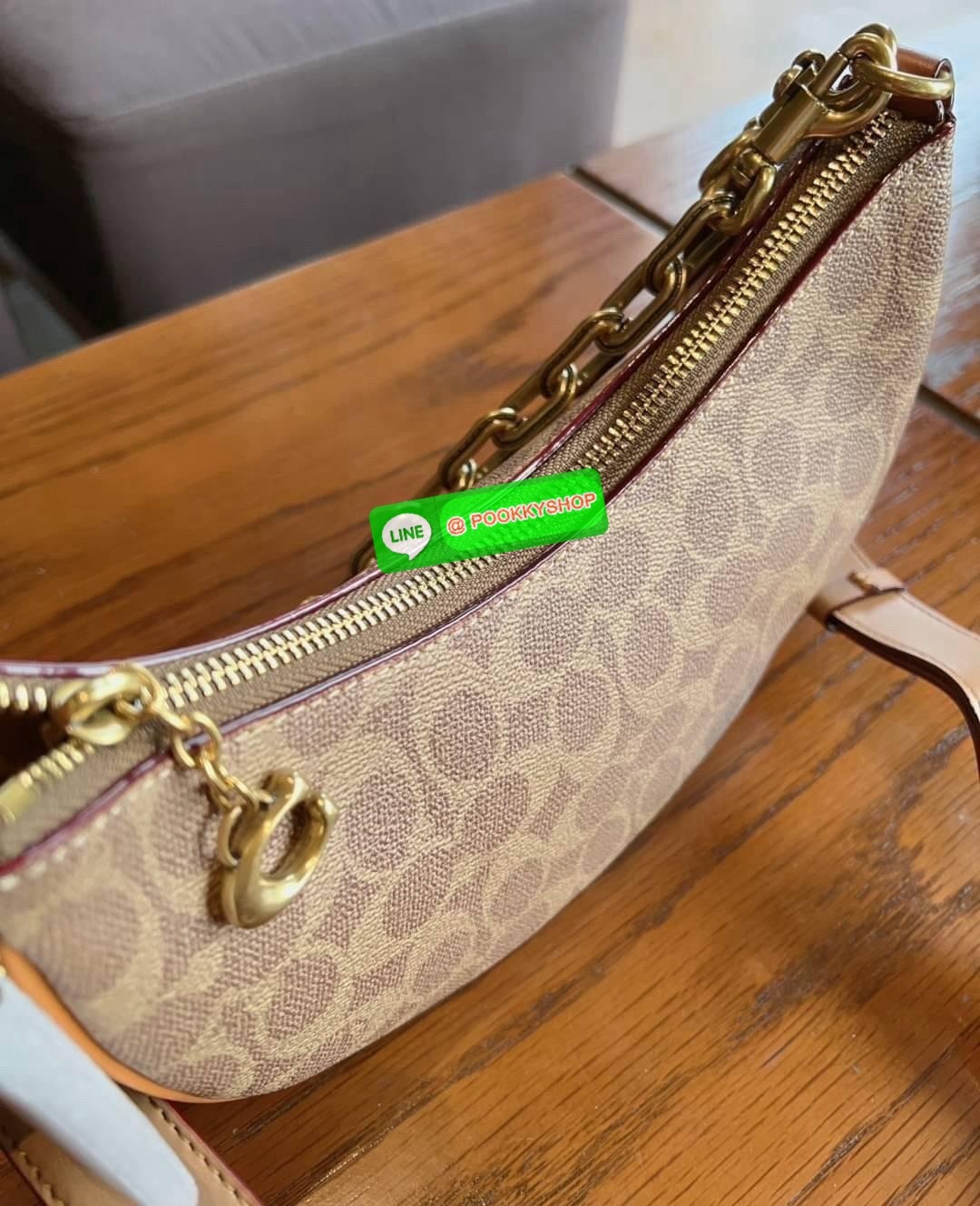 COACH MIRA SHOULDER BAG((CM582//583)) 💌เอาอะไรมาไม่คุ้ม ใบเดียวเอาอยู่ตลอดวันไม่ว่าจะตอนกลางวันหรือใช้ไปปาตีร์กลางคืน! หนังแท้อย่างดี นิ่มสวยคลาสสิคมากๆ