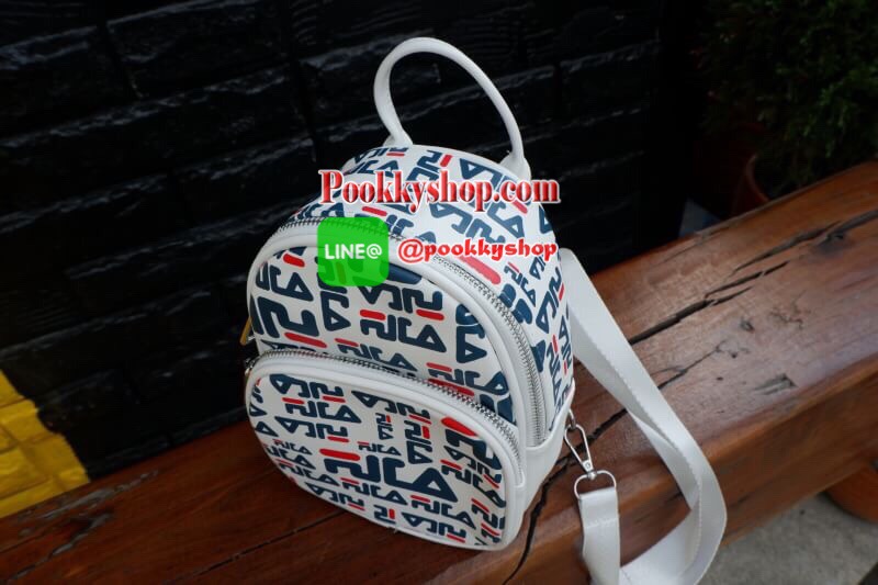 ส่งฟรีemsค่ะ FILA MiNI BACKPACK 2018 แบรนด์ที่กำลังมาแรงที่สุดในเกาหลีและไทยด้วยวัสดุหนังนิ่มคุณภาพดีตามแบบฉบับของแบรนด์ ขนาดกำลังดี น้ำหนักเบา ด้านหน้ามีโล้โก้และช่องซิป เปิดปิดด้วยซิปสะดวกใช้ ภายในมีช่องใส่ของ หูจับถนัดมือ สายสะพายปรับได้ freesize สามาร