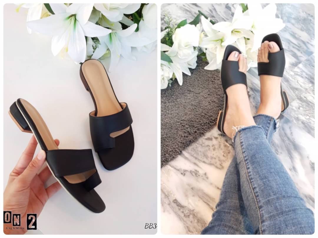 รองเท้าสำลองแบบสวมหนังPu หน้าแต่งแบบเก๋ๆ รัดนิ้วโป้งคาดหนัง พร้อมส่ง 2 สีคะ