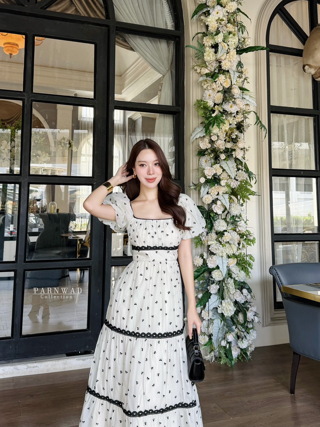 เดรสแฟชั่น Maxi dress คอเหลี่ยม แขนตุ๊กตาปักลายโบว์กำมะหยี่ทั้งชุด