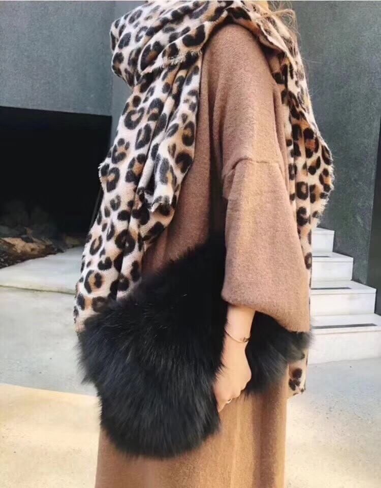 Brand: No Brand ผ้าพันคอลายเสือ 🔥 เสือต้องมา in trend กับแฟชั่นลายเสือ 🔥 ผ้าคลุมไหล่ ผ้าพันคอ ขนาดใหญ่ ทอลายเสือ ลายชัด ลายคมกริบ เนี๊ยบสุดๆ เนื้อผ้าในผืนเดียวกัน สีสวยคลาสสิค เนื้อผ้าหนา เนื้อนุ่ม อุ่นสุดๆ เนื้อผ้าผสมขนสัตว์ หนาวนี้ห้ามพล