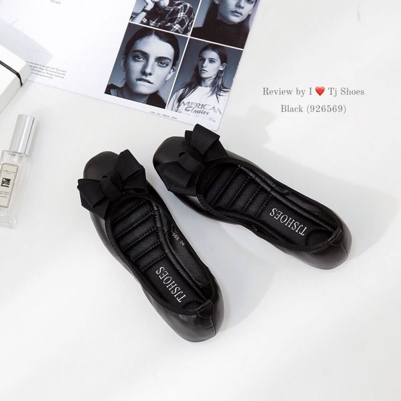 ใครชอบเกร๋ๆน่ารักๆ ใส่นุ่มเบาสบายต้องคู่นี้เลยจร้า พร้อมส่ง รองเท้าคัชชูเพื่อสุขภาพ รุ่นนี้เป็นงานสั่งทำพิเศษใช้วัสดุเกรดดีทั้งคู่ หนังนิ่มมากกกกก ส้นเกรด A น้ำหนักเบา พื้นบุนิ่มมีรูระบายอากาศใส่แล้วไม่อับเท้า ใส่นุ่มเดินสบายเท้ามากๆใส่แล้วปังมว๊ากพูดเลย