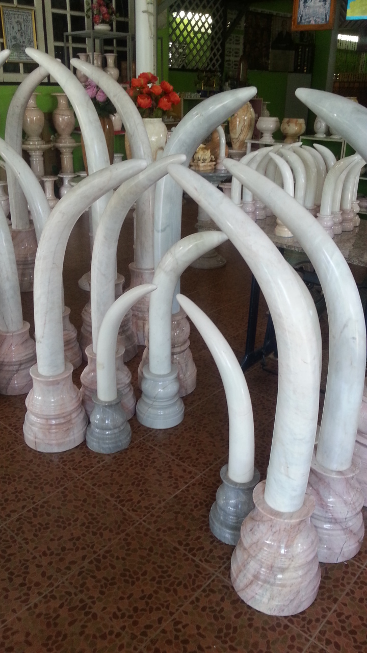 งาช้างคู่ หินอ่อน ขนาดสูง 80 ซ.ม.