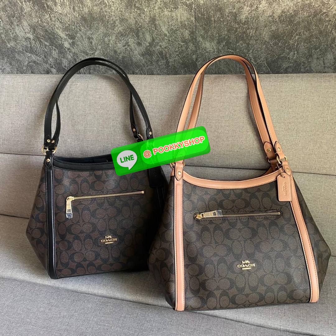 COACH C6232 KRISTY SHOULDER BAG IN SIGNATURE CANVAS (COACH C6232) สุดคุ้ม สาวๆสายช้อป ห้ามพลาด กระเป๋าสะพายไหล่ ใบใหญ่จุของได้เยอะ สายช้อปใช้งานเกินคุ้ม วัสดุหนังแคนวาส ภายในช่องกว้าง แบ่งสัดส่วน ด้านหน้ามีช่องซิป เปิด ปิด ด้วยกระดุมแม่เหล็กมีช่องซิปตรงกล