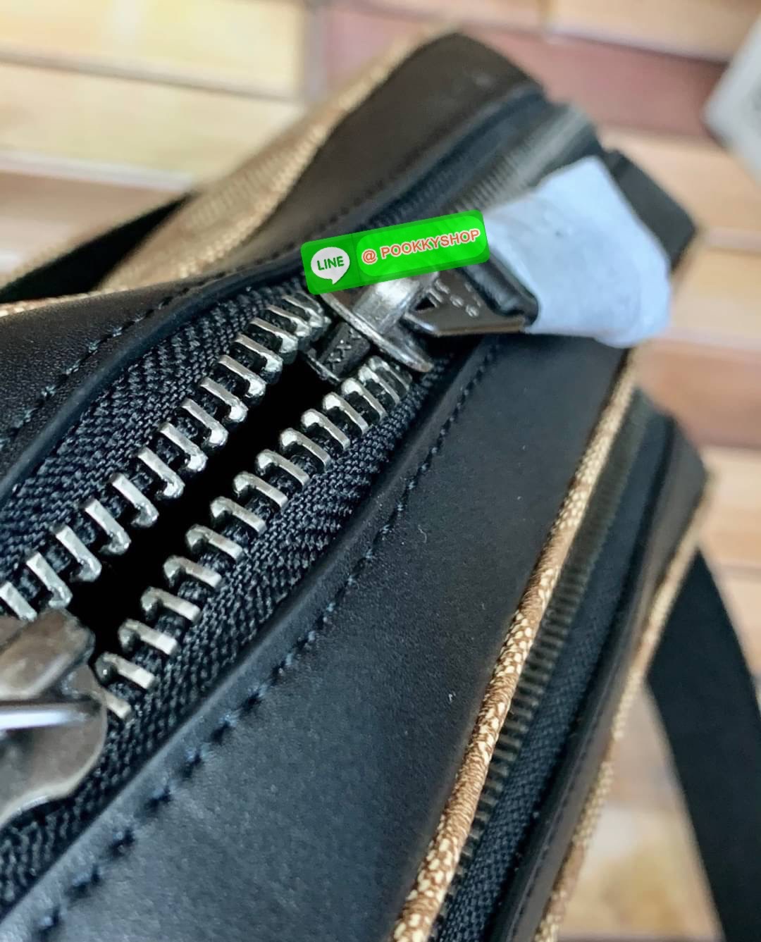 COACH WEST CAMERA BAG IN SIGNATURE ((91485)) ðšāļāļĨāļąāļāļĄāļēāļāļēāļĄāļāļģāđāļĢāļĩāļĒāļāļĢāđāļāļāļāđāļēāļē! āļāļĢāļ°āđāļāđāļēāļŠāļ°āļāļēāļĒāļāļđāđāļāļēāļĒ((āļāļđāđāļŦāļāļīāļāļāđāđāļāđāļŠāļ§āļĒāļāļĩāđāļāļĩāļĒāļ§āļāđāļ°ð)) āļŦāļāļąāļāđāļāđ āđāļĨāļ°āļŦāļāļąāļCanvasāļŠāļ§āļĒāļāđāļ° āļĄāļĩāļāđāļāļāļāļīāļāļŦāļāđāļē//āļāđāļāļāļāļīāļāļāļĨāļēāļāļāļ§āđāļēāļ//āļāđāļāļāļŦāļĨāļąāļāđāļāļāļāļīāļāļāļđāđ āđāļŠāđāļŠāļąāļĄāļ āļēāļĢāļ°āđāļāļāļĢāļ°āļāļģāļ§āļąāļāđāļāđāđāļĒāļāļ°;āļāļĢāđāļāļĄāļāđāļāļāđāļĨ