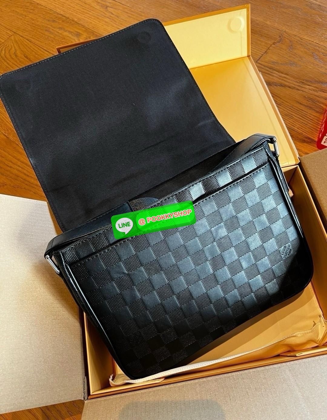 ราคาดีๆหมดแล้วหมดเลยน๊าา ใช้เป็นเพื่อนคู่กายในชีวิตประจำวันรุ่นนี้ไม่ว่าจะใช้ในไทยหรือพกพา ตปท.คือดูดีมากๆ ห้ามพลาด LOUIIS VUITTON DISTRICT PM ((Vip Duty free ตปท.)) 🔖พร้อมส่ง! กระเป๋าแมสเซนเจอร์ District PM รุ่นใหม่ 2024! หนังแม้อย่างดี ลายนูนสวย