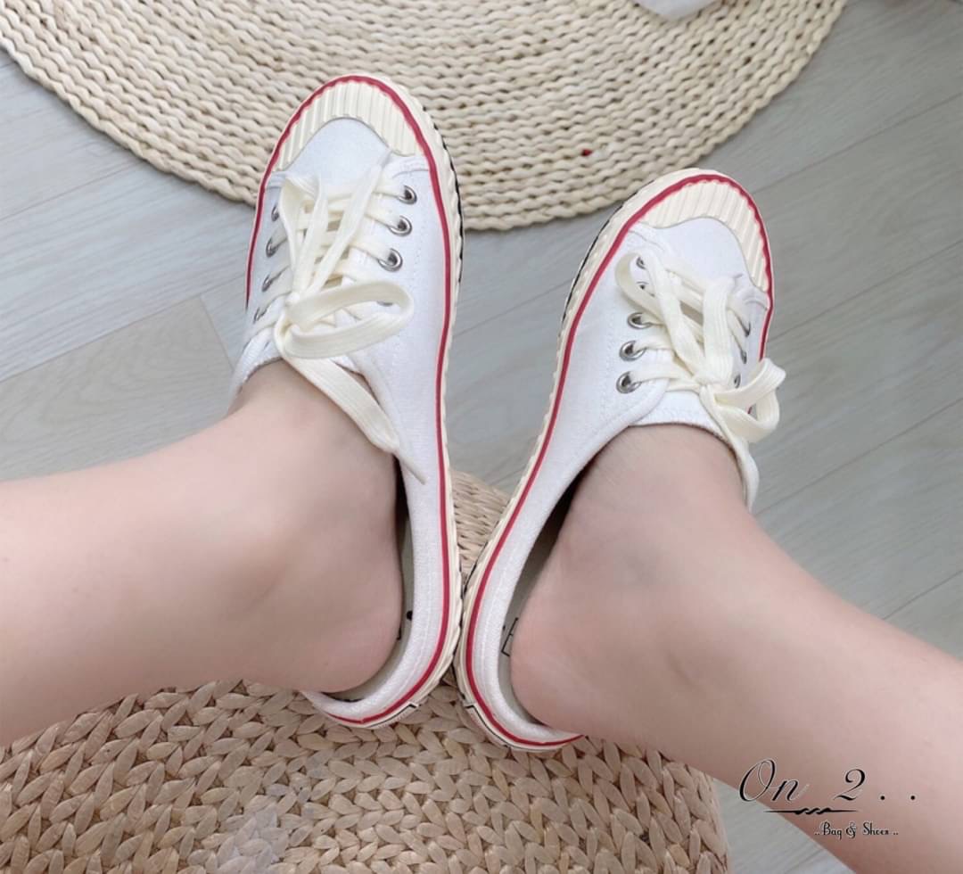 พร้อมส่ง รองเท้าผ้าใบเปิดส้น MLB playball origin mule new york yankees logo NY ส้นสูง 4cm.สวยเท่ห์ เป๊ะปังมาก มา 2 สี พร้อมกล่องแบรนด์