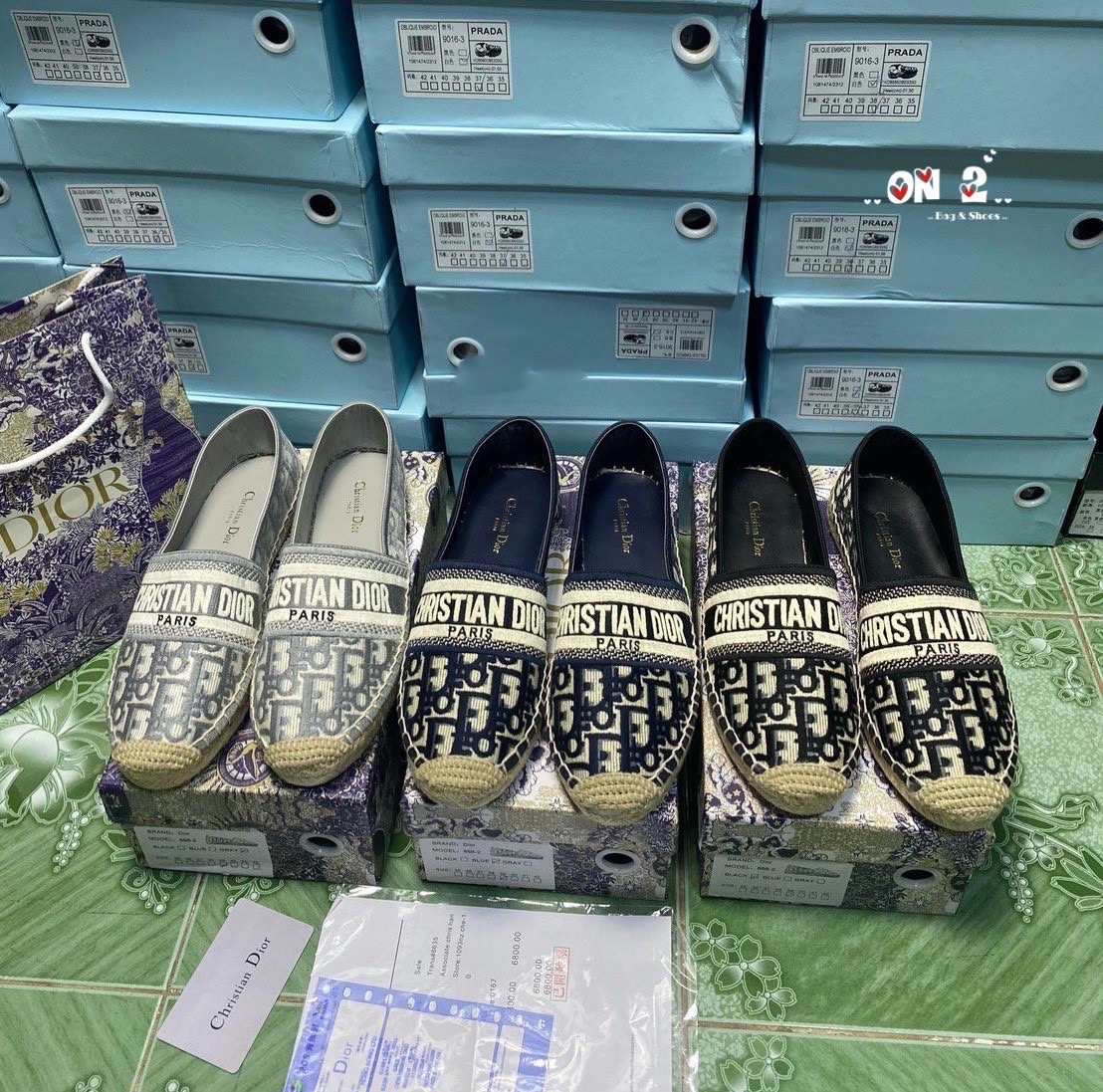 DIOR ESPADRILLES รองเท้าดิออร์ทรง DIOR ESPADRILLES พร้อมส่ง สวยมาก ตัดเย็บขึ้นทรงจากของแท้ พื้นนิ่ม มีกันลื่นค่ะ ใส่สบาย น้ำหนักเบา ไม่บีบเท้า มาพร้อมอุปกรณ์ครบตามรูป